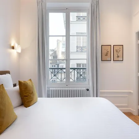 Pick A Flat's In Saint-germain - Place Furstemberg Paris