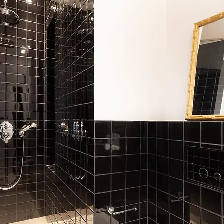 Pick A Flat's In Saint-germain - Place Furstemberg *