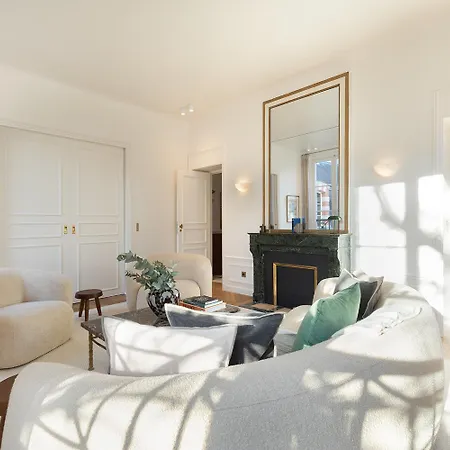 Pick A Flat's In Saint-germain - Place Furstemberg Париж