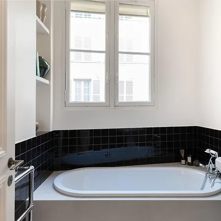 Апартаменты Pick A Flat's In Saint-germain - Place Furstemberg Париж