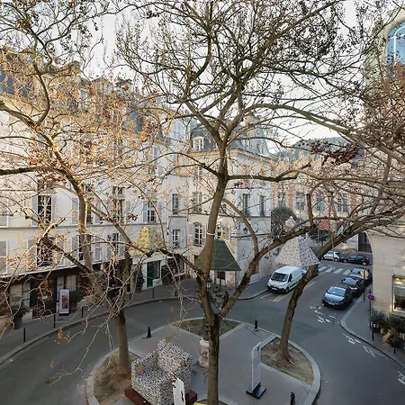 Апартаменты Pick A Flat's In Saint-germain - Place Furstemberg Париж